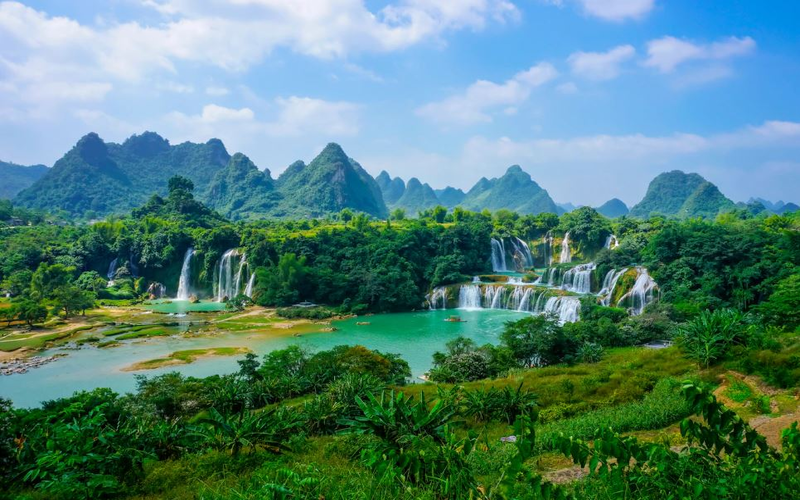holiday destinations in vietnam