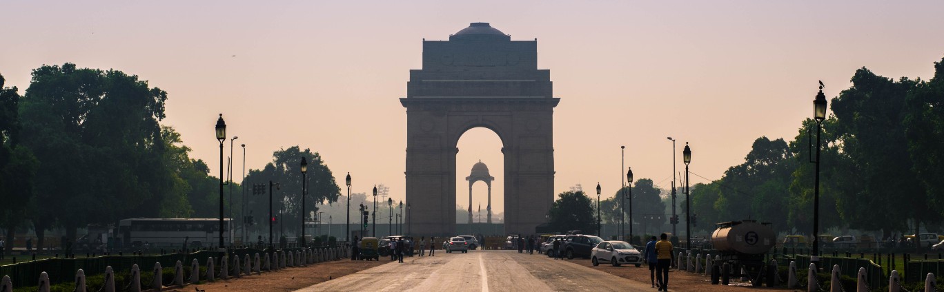 India Gate with few cars and people
